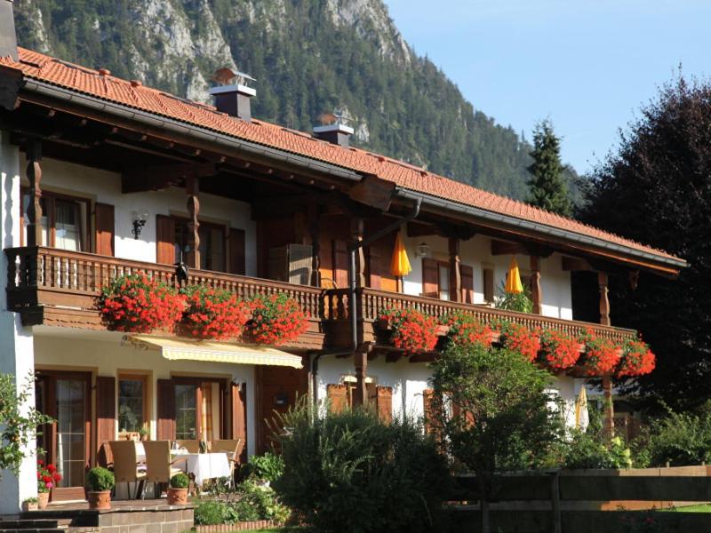 Gaestehaus Gschwendtner - Chiemgau Karte Инцел Екстериор снимка