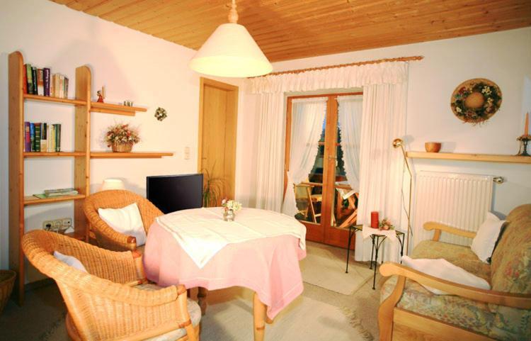 Gaestehaus Gschwendtner - Chiemgau Karte Инцел Екстериор снимка